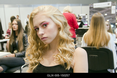 Magyarország legnagyobb szépségipari kiállítása zajlott 2018.10.26-28 között a HUNGEXPO G pavilonjában. A nagyszabású rendezvényen az iparág három nagyobb területe (kozmetika, fodrászat, kéz és lábápolás) adott egymásnak találkozót, és felvonultatta innovációit, valamint legjobb termékeit a szakembereknek, és az érdeklődő, minden korosztályt és nemet képviselő nagyközönségnek.-stock-foto