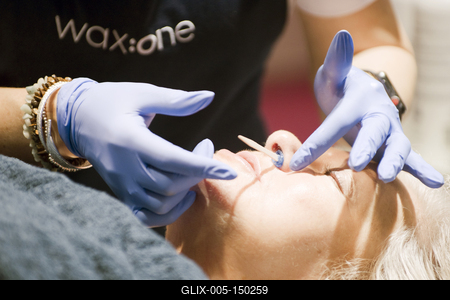 Magyarország legnagyobb szépségipari kiállítása zajlott 2018.10.26-28 között a HUNGEXPO G pavilonjában. A nagyszabású rendezvényen az iparág három nagyobb területe (kozmetika, fodrászat, kéz és lábápolás) adott egymásnak találkozót, és felvonultatta innovációit, valamint legjobb termékeit a szakembereknek, és az érdeklődő, minden korosztályt és nemet képviselő nagyközönségnek.-stock-foto