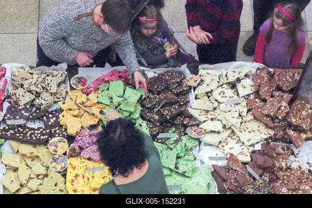 Csokoládé fesztivált rendeztek a debrecenii Fórum bevásárló központban, ahol a Nagytemplom csokoládéból elkészített mását is kiállítótták, melyet elfogyasztottak a látogató vásárlók a rendezvény végeztével.-stock-foto