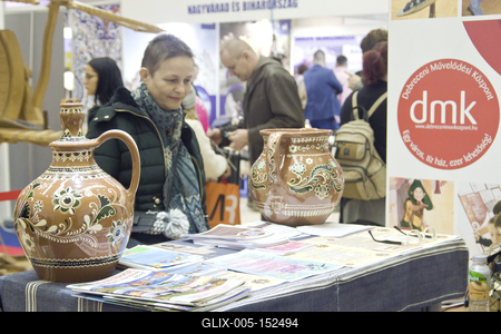 Utazás Kiállítás 22019 Debrecen/HungaryA Debreceni Művelődési Központ a helyi közösségi kultúra központja. Mint a város legnagyobb közművelődési intézménye kiemelkedően gazdag közösségi – kulturális szolgáltatásokat, programokat kínál Debrecen és térsége lakóinak, közösségeinek és az idelátogató vendégeknek.-stock-foto