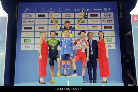 A TOUR DE HONGRIE 2019 kerékpáros verseny egyik idei cél helyszíne a hajdúszoboszlói fürdő mellett volt a Tiszafüred-Hajdúszoboszlói szakasz lezárásaként.-stock-foto