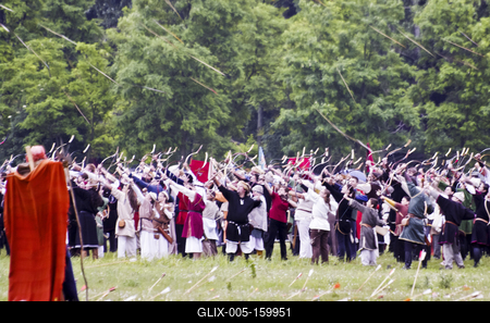 Minden évben megrendezik a hagyományos ősök iránti megemlékezést a Kurultajt, a  honfoglalás alkalmából az Ópusztaszerben található Árpád emlékhelynél.-stock-foto