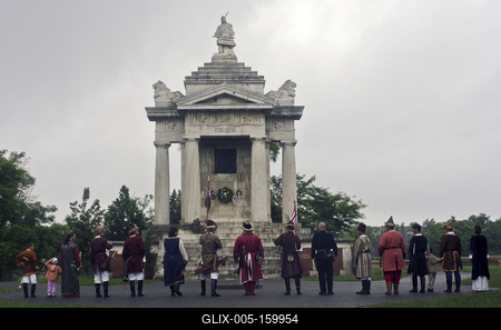 Minden évben megrendezik a hagyományos ősök iránti megemlékezést a Kurultajt, a  honfoglalás alkalmából az Ópusztaszerben található Árpád emlékhelynél.-stock-foto