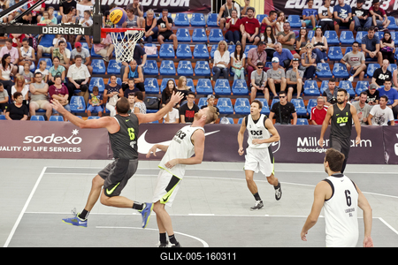 Négy versenyt rendeznek 3x3-as kosárlabdában Debrecen főterén.-stock-foto