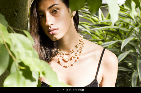 Pearl & Copperpeacock  bijou fashion-stock-foto