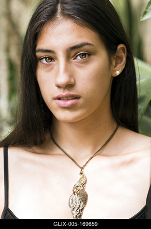 Pearl & Copperpeacock  bijou fashion-stock-foto