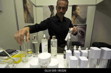 Beauty Fórum Budapest/Lurdy ház-stock-foto