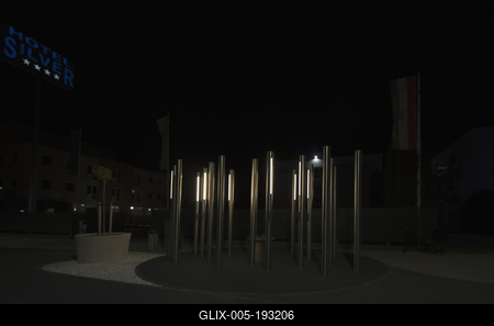 Hajdúszoboszló esti fényei és szobrai.-stock-foto