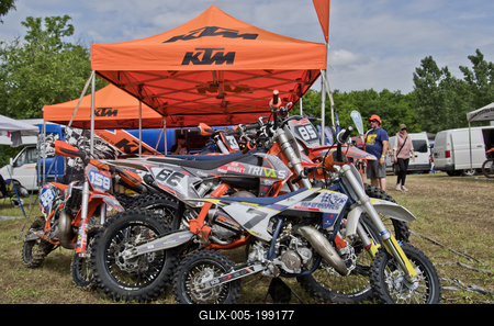 ELITE MOTOCROSS MAGYAR BAJNOKSÁG III. FORDULÓ Tápióbicskén-stock-foto