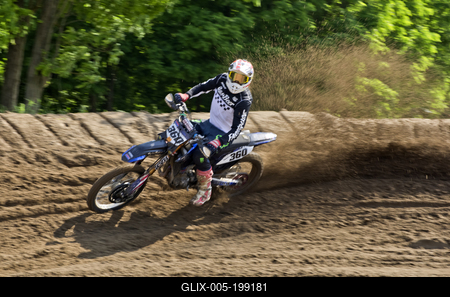 ELITE MOTOCROSS MAGYAR BAJNOKSÁG III. FORDULÓ Tápióbicskén-stock-foto