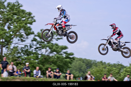 ELITE MOTOCROSS MAGYAR BAJNOKSÁG III. FORDULÓ Tápióbicskén-stock-foto