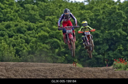 ELITE MOTOCROSS MAGYAR BAJNOKSÁG III. FORDULÓ Tápióbicskén-stock-foto