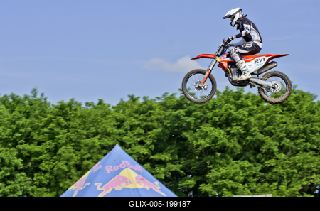 ELITE MOTOCROSS MAGYAR BAJNOKSÁG III. FORDULÓ Tápióbicskén-stock-foto