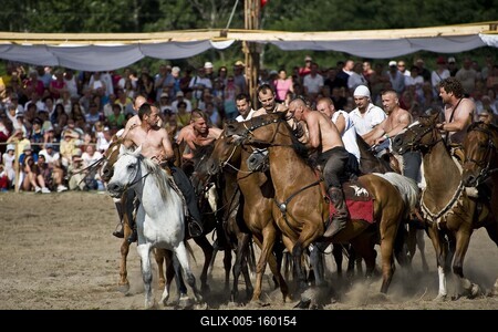 Kurultaj – Magyar Törzsi Gyűlés Bugacon-stock-foto