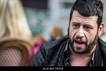 Puzsér Róbert interjú-stock-foto