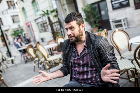 Puzsér Róbert interjú-stock-foto