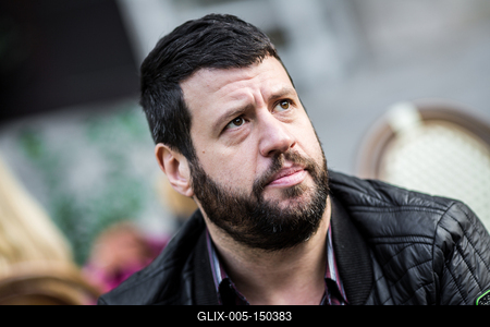 Puzsér Róbert interjú-stock-foto