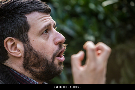 Puzsér Róbert interjú-stock-foto