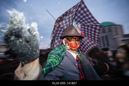 MOHACS, HUNGARY - FEBRUARY 17: Unidentified people in mask participants at the Mohacsi Busojaras, it is a carnival for spring greetings) February 17, 2015 in Mohacs, Hungary.-stock-foto