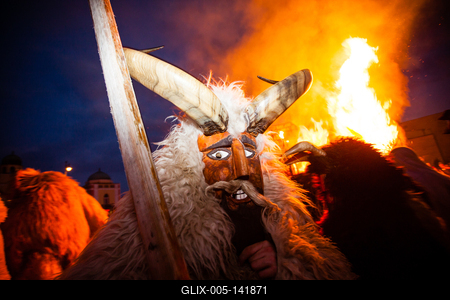 MOHACS, HUNGARY - FEBRUARY 17: Unidentified people in mask participants at the Mohacsi Busojaras, it is a carnival for spring greetings) February 17, 2015 in Mohacs, Hungary.-stock-foto