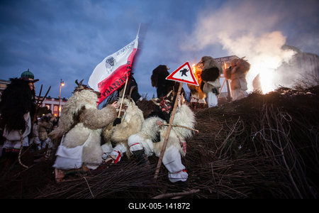 MOHACS, HUNGARY - FEBRUARY 17: Unidentified people in mask participants at the Mohacsi Busojaras, it is a carnival for spring greetings) February 17, 2015 in Mohacs, Hungary.-stock-foto
