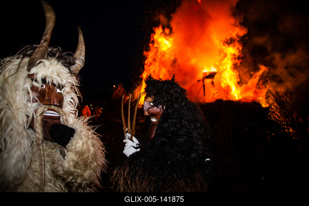 MOHACS, HUNGARY - FEBRUARY 17: Unidentified people in mask participants at the Mohacsi Busojaras, it is a carnival for spring greetings) February 17, 2015 in Mohacs, Hungary.-stock-foto