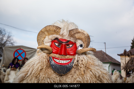 MOHACS, HUNGARY - FEBRUARY 17: Unidentified people in mask participants at the Mohacsi Busojaras, it is a carnival for spring greetings) February 17, 2015 in Mohacs, Hungary.-stock-foto