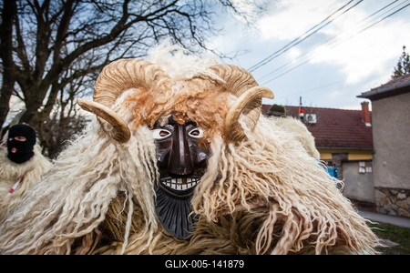 MOHACS, HUNGARY - FEBRUARY 17: Unidentified people in mask participants at the Mohacsi Busojaras, it is a carnival for spring greetings) February 17, 2015 in Mohacs, Hungary.-stock-foto