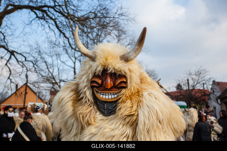 MOHACS, HUNGARY - FEBRUARY 17: Unidentified people in mask participants at the Mohacsi Busojaras, it is a carnival for spring greetings) February 17, 2015 in Mohacs, Hungary.-stock-foto