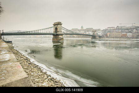 Ice flowing on river Danube in Budapest, Hungary-stock-foto