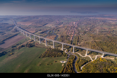 A Kőröshegyi völgyhíd madártávlatból-stock-foto