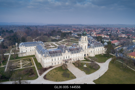 Aerial phooto of Festetics Castle in Keszthely, Hungary.A kastély és környéke madártávlatból. A Festetics-kastély Keszthely kiemelkedő jelentőségű műemléke. Építése még a 18. század közepén kezdődött el, ám csak az 1880-as években, nagyszabású átépítés és bővítés után nyerte el végleges formáját.-stock-foto