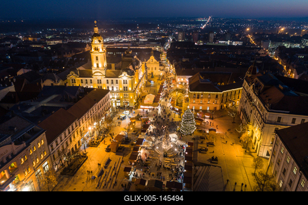 Adventi vásár Pécs főterén-stock-foto