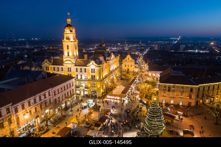 Adventi vásár Pécs főterén-stock-foto
