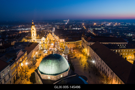 Adventi vásár Pécs főterén-stock-foto