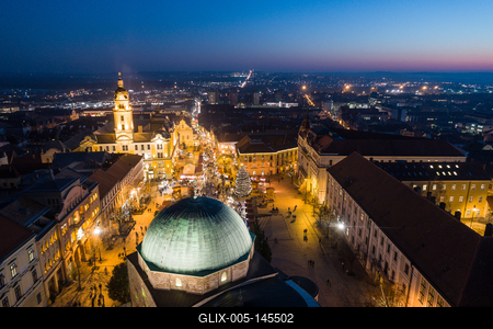 Adventi vásár Pécs főterén-stock-foto