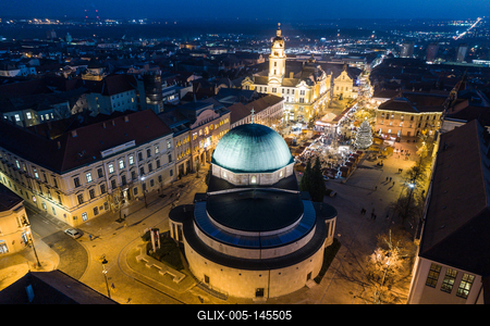 Adventi vásár Pécs főterén-stock-foto