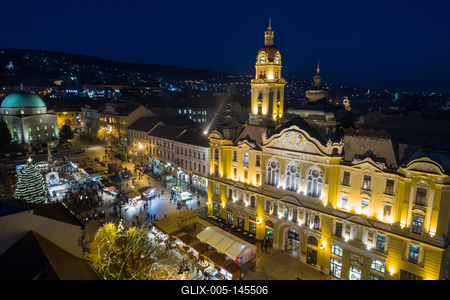 Adventi vásár Pécs főterén-stock-foto