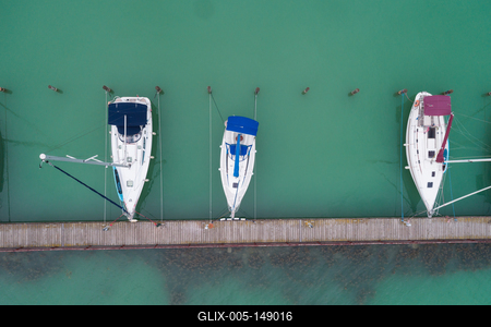 A balatonfüredi vitorláskikötő madártávlatból-stock-foto