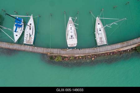 A balatonfüredi vitorláskikötő madártávlatból-stock-foto