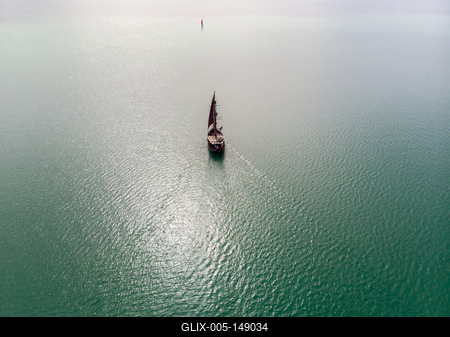 Kalózhajó a Balatonon-stock-foto
