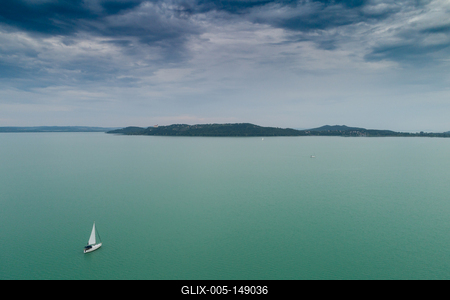 Vitorlás a Balatonon-stock-foto