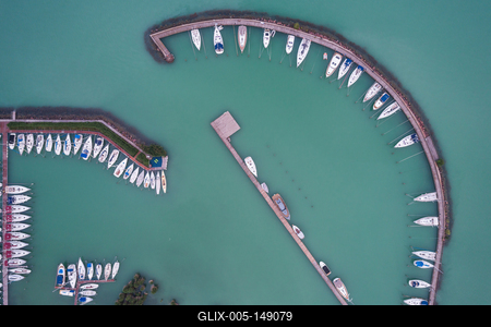 A balatonfüredi vitorláskikötő madártávlatból-stock-foto