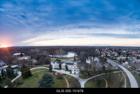 Beautiful Brunszvik Castle in Martonvasar, Hungary-stock-foto