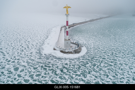 Foggy winter in Siofok harbor, Hungary-stock-foto
