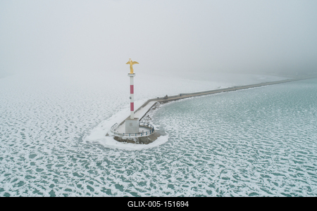 Foggy winter in Siofok harbor, Hungary-stock-foto