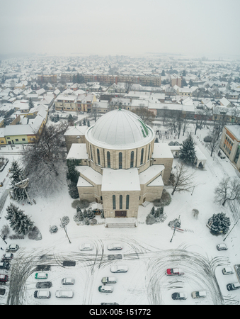 Churc in Mohacs main squere with snow-stock-foto
