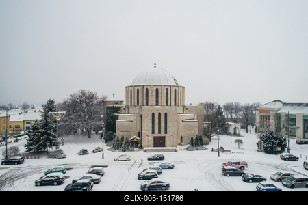 Churc in Mohacs main squere with snow-stock-foto