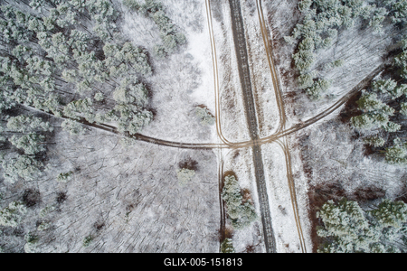 railway with snowy forest in Hungary-stock-foto