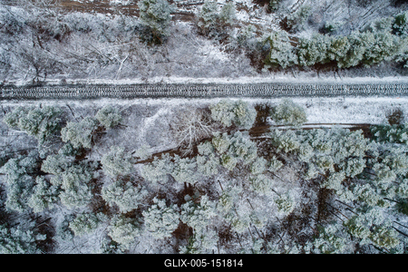 railway with snowy forest in Hungary-stock-foto